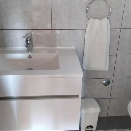 Apartman Turanj Apartamento *