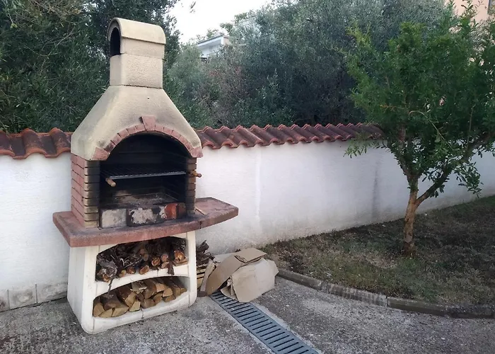 Apartman Turanj 아파트 *