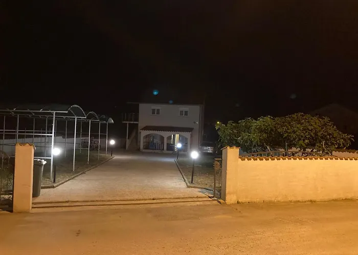 Apartman Turanj 아파트