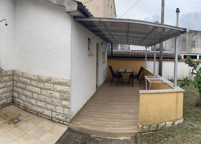 Apartman Turanj 아파트 투라니