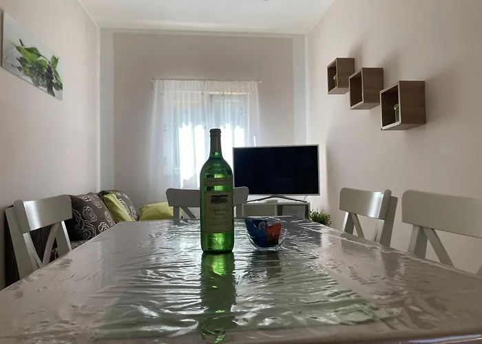 Apartman Turanj アパート *
