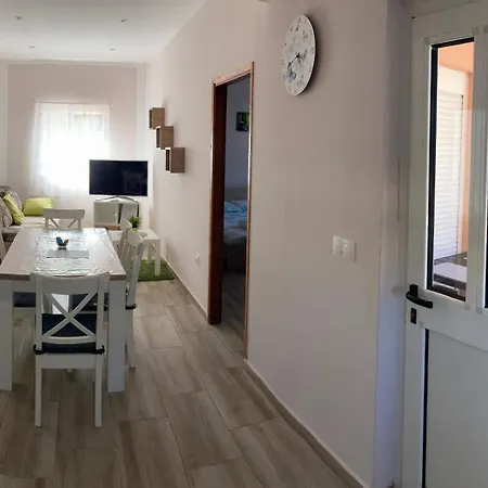 公寓 Apartman Turanj