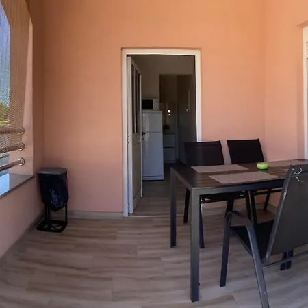 Apartman Turanj 公寓
